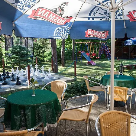 住宿加早餐酒店 Emilia 波别罗沃